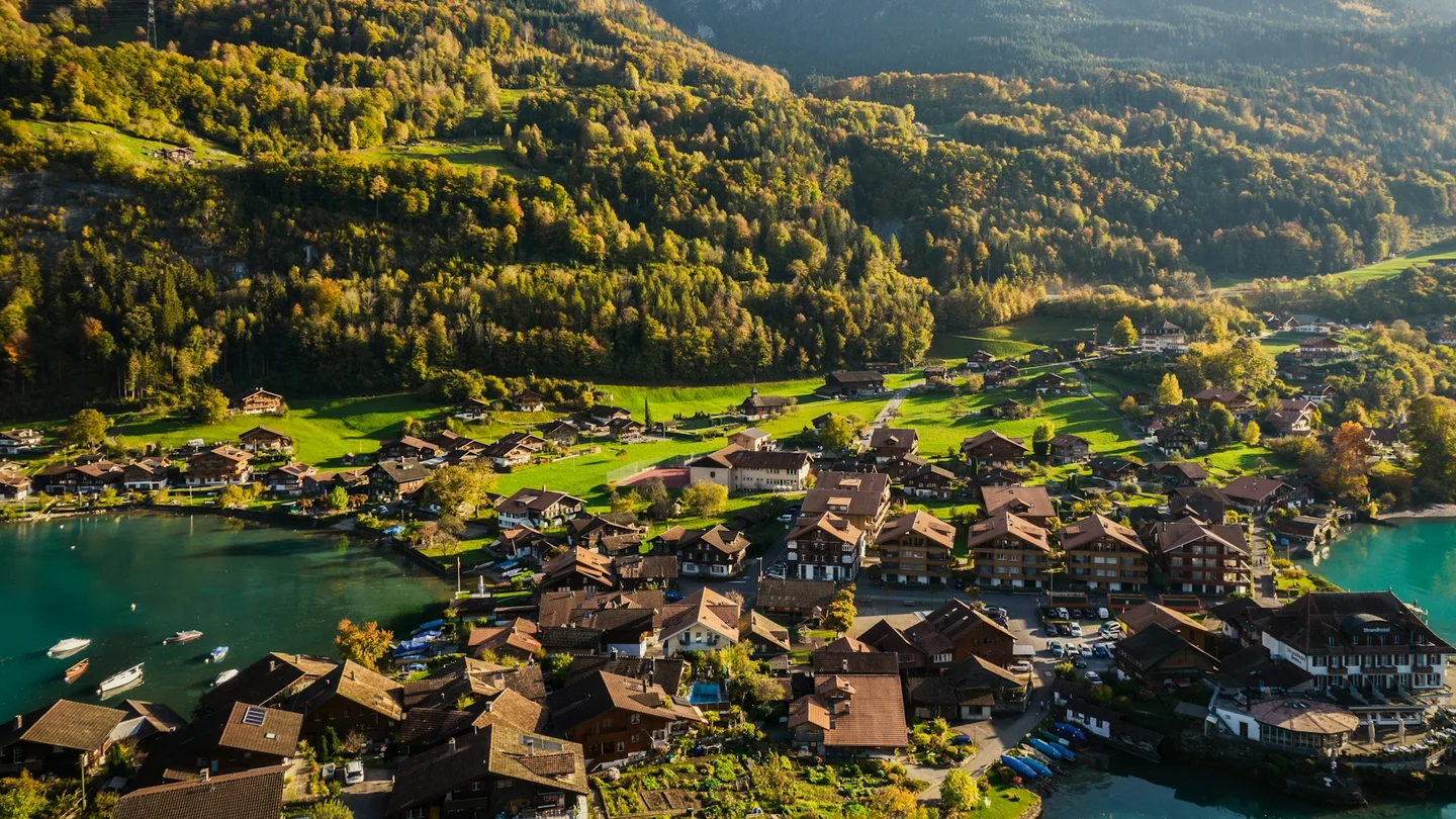 Iseltwald village buildings beside Lake Brienz